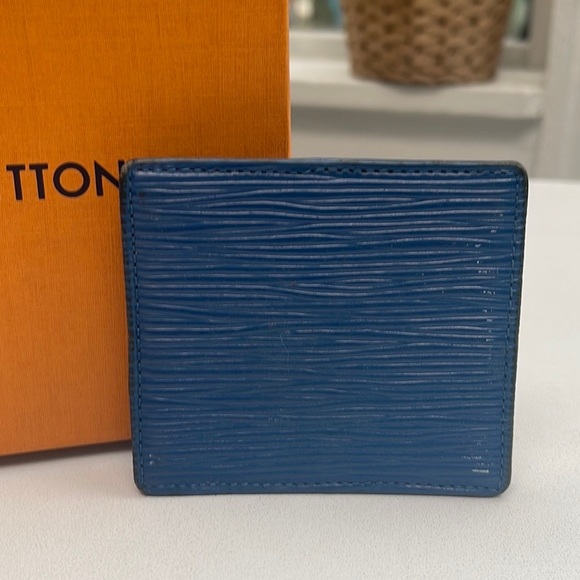Authentic Louis Vuitton Epi Porte Monnaie Boite Blue Leather Coin Purse Wallet - Picture 3 of 13